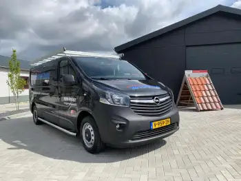 Uitbreiding wagenpark nieuwe Vivaro geleverd door Ambergen