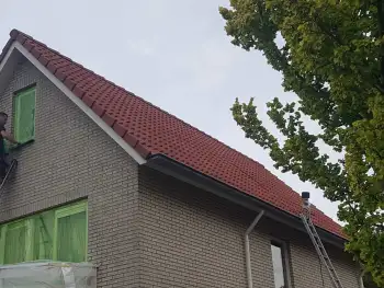 Vrijstaande woning in Assen voorzien van rode dakcoating