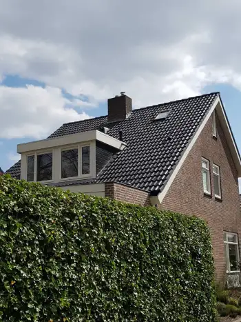 Dakcoatingnoord heeft in Drachten 4 woningen voorzien van dakcoating.