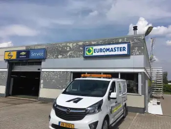 Gevelcoating bij garage ambergen stadskanaal