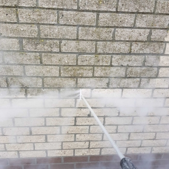 In Stadskanaal muren reiniging met heet water In Stadskanaal muren reiniging met heet water