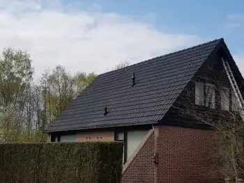 Wedde door dakcoating is dit dak weer jarenlang beschermd