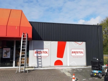 In Groningen het pand van bristol gereinigd In Groningen het pand van bristol gereinigd