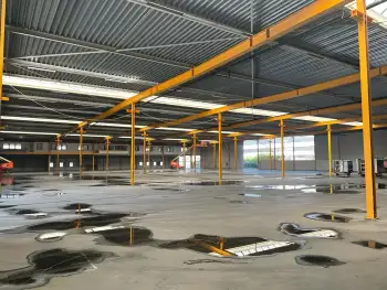 Brandwerende coating Nullifire aangebracht op staalconstructie in een afhaalcentrum te Heerenveen